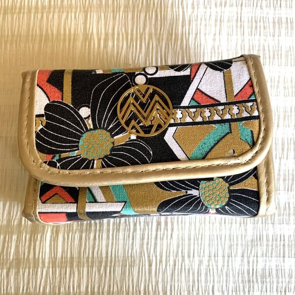 Macbeth Collection Floral Makeup Jewelry Case NWOT Fold Out 4 Sections Travel - Picture 1 of 4
